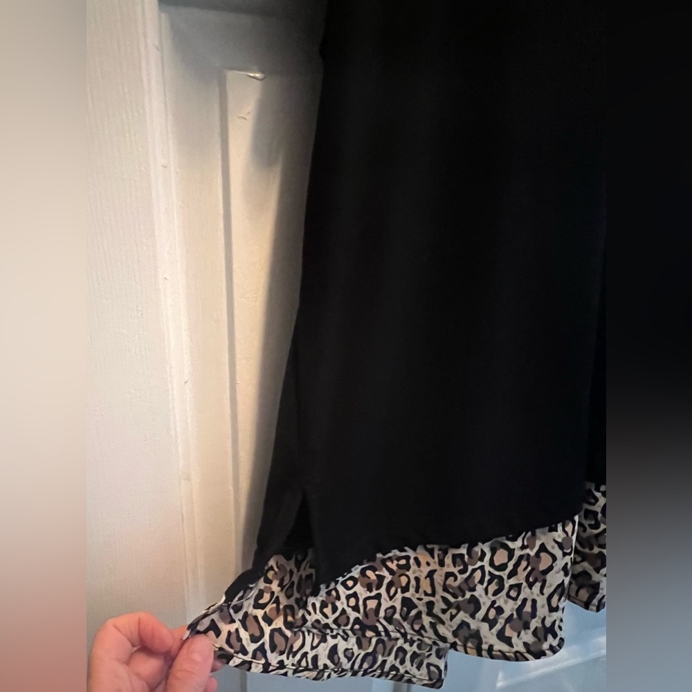 🆕 Adrianna Papell Black and Leopard Print Blouse - Picture 3 of 5